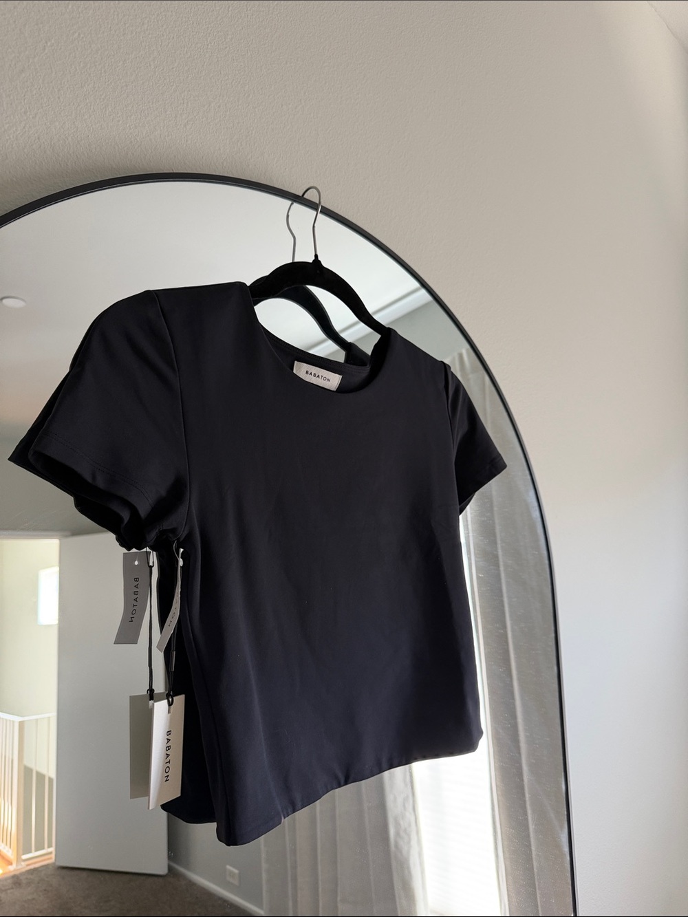 NWT Aritzia Babaton Contour Black Crewneck Tee
